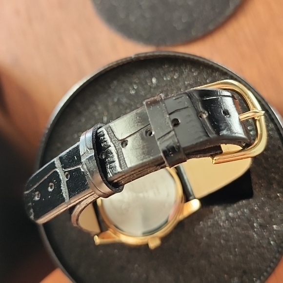 The Lion King 10th anniversary watch - Picture 3 of 6